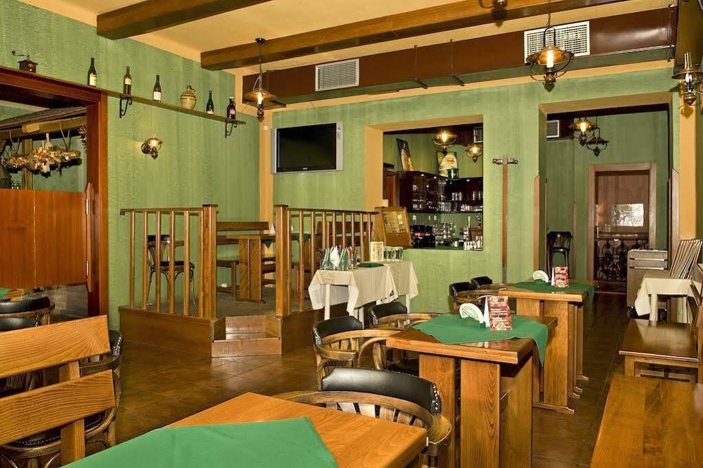Academic Hotel 3*